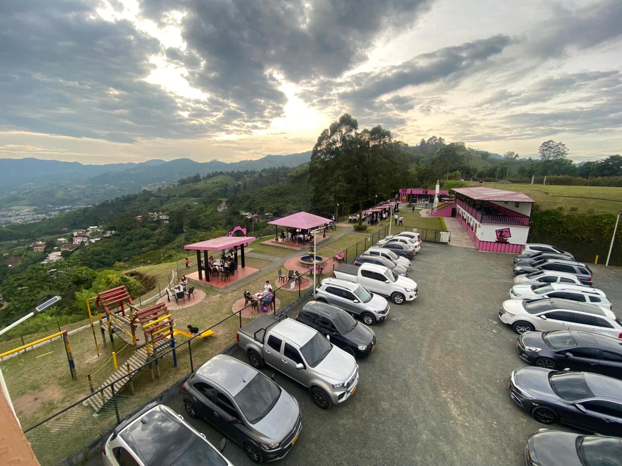 Hotel Entre Lomas Santa Rosa de Cabal Zewnętrze zdjęcie