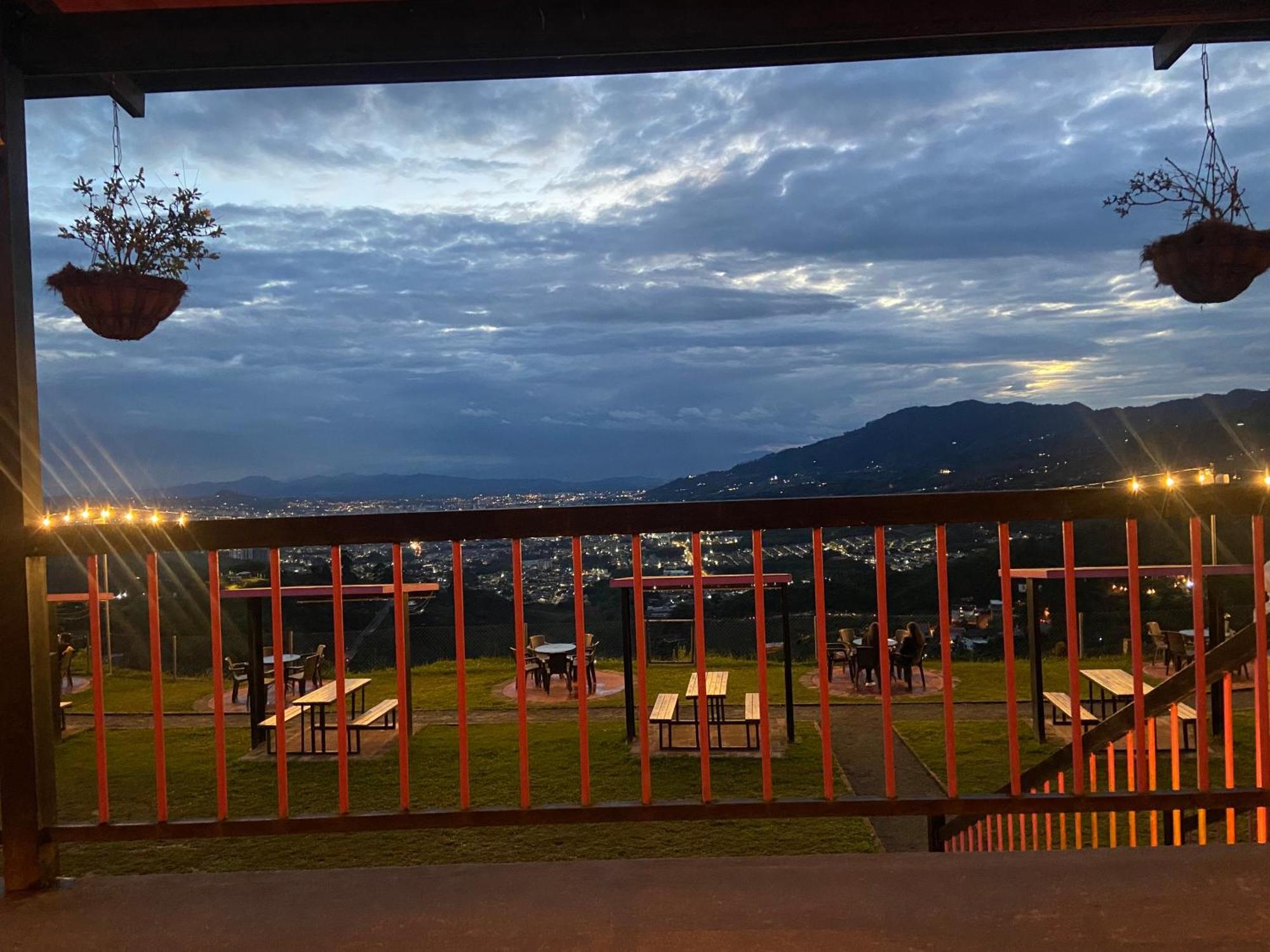 Hotel Entre Lomas Santa Rosa de Cabal Zewnętrze zdjęcie